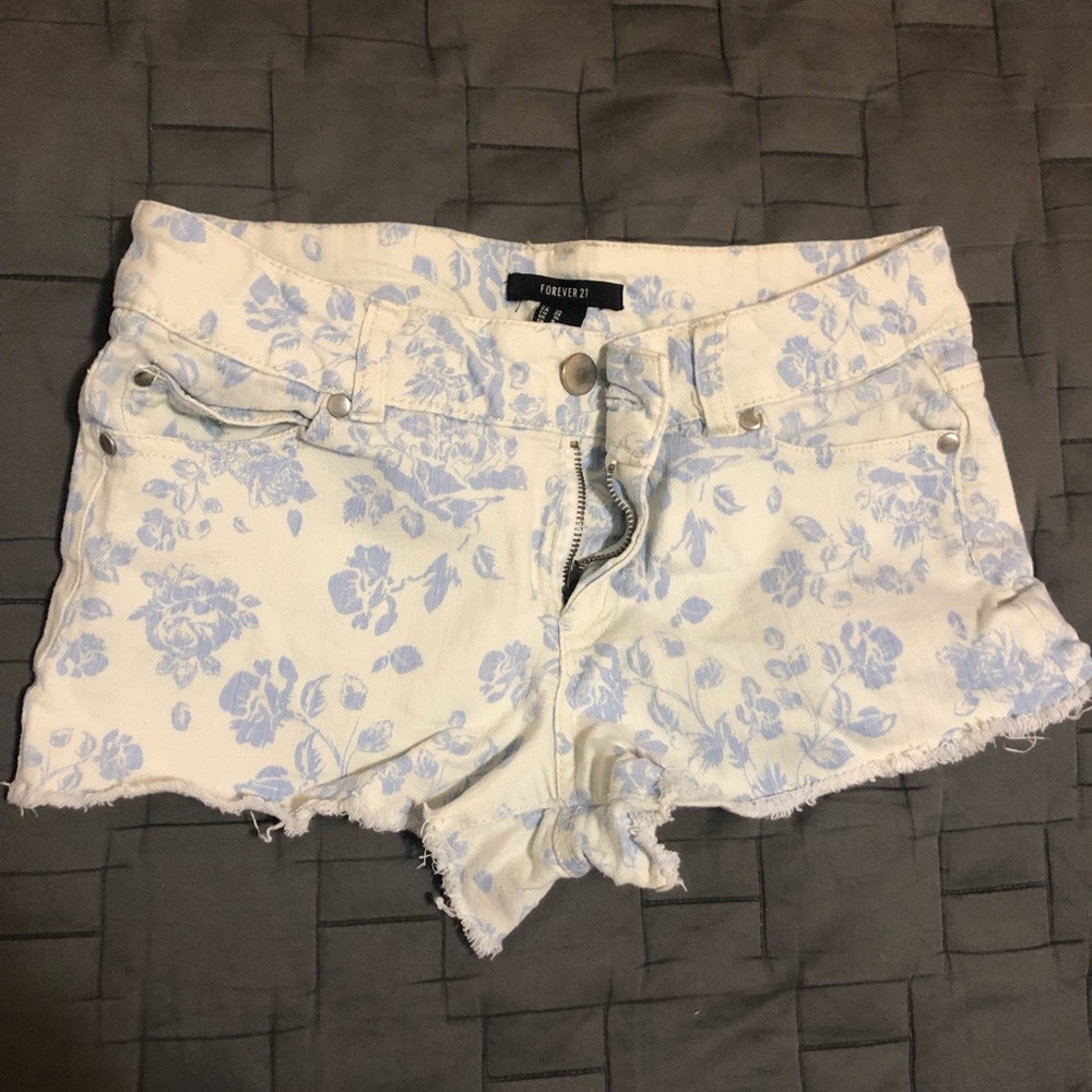 Forever 21 floral short shorts